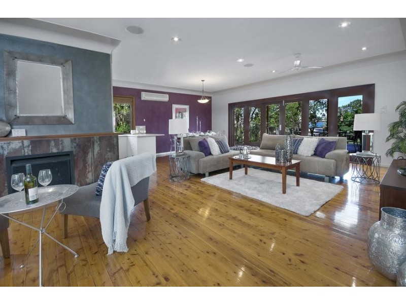 203 Coal Point Road, Coal Point NSW 2283