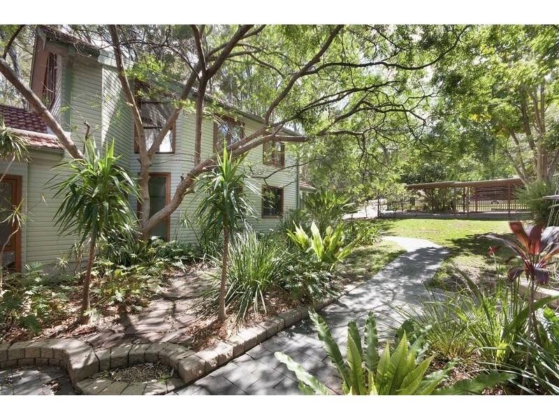 203 Coal Point Road, Coal Point NSW 2283