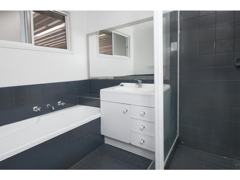 30 Carlisle Row, Fishing Point NSW 2283