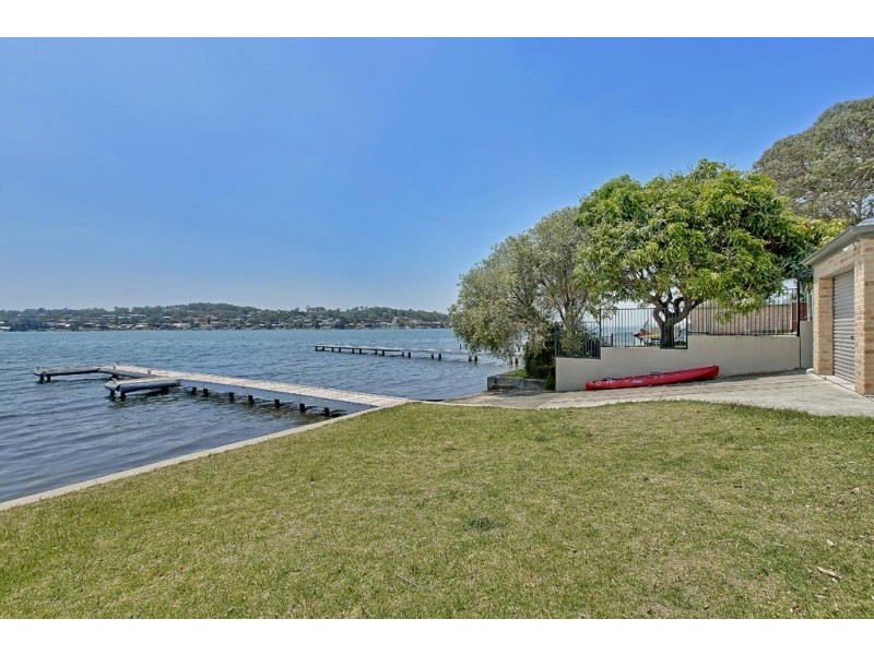 9 Alexander Parade, Arcadia Vale NSW 2283