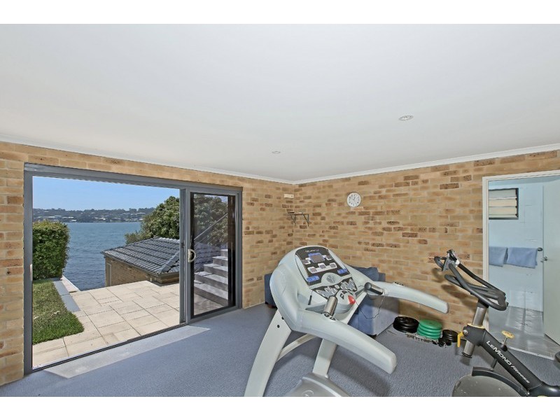 9 Alexander Parade, Arcadia Vale NSW 2283