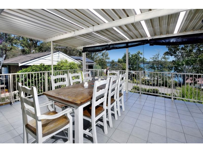 132 Coal Point Road, Coal Point NSW 2283