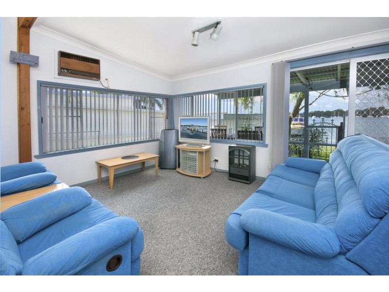 83 Alexander Parade, Arcadia Vale NSW 2283