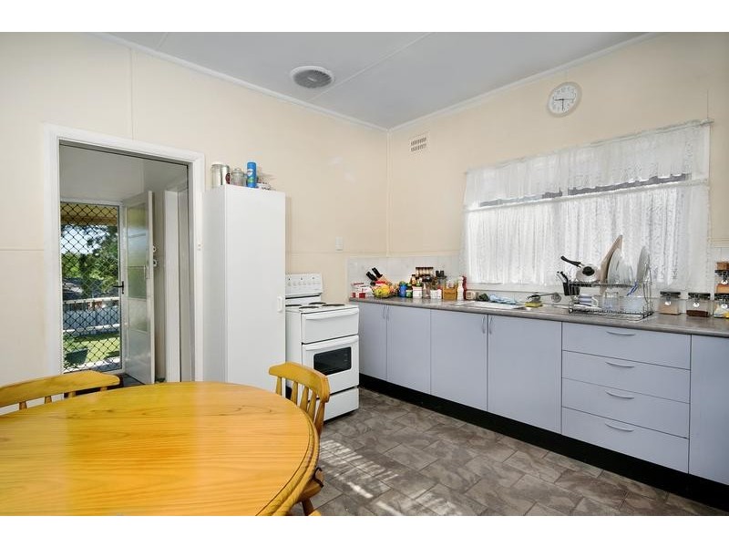 21 Fourth Street, Booragul NSW 2284