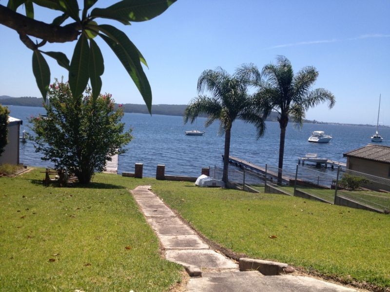 12 Skye Point Road, Coal Point NSW 2283