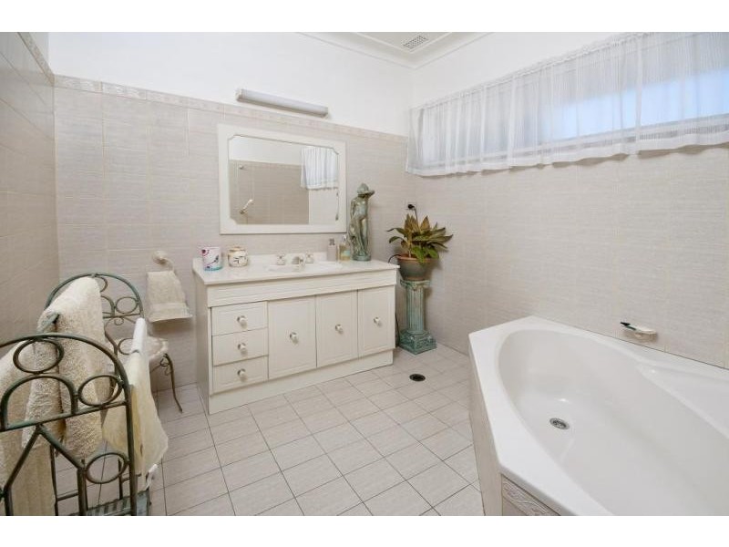 30a Ambrose Street, Carey Bay NSW 2283