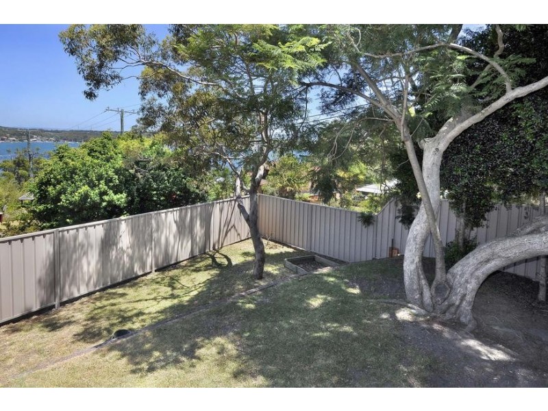 2A Fallside Street, Fishing Point NSW 2283
