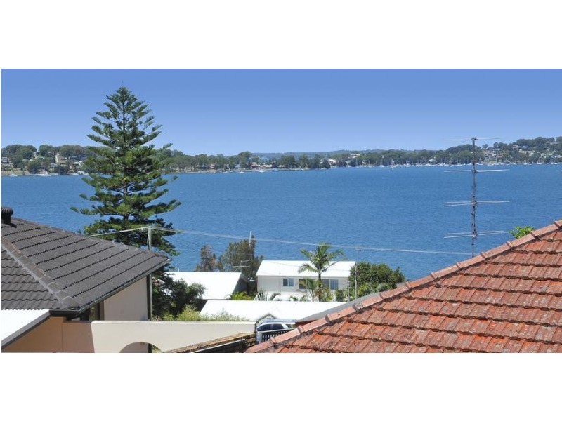2A Fallside Street, Fishing Point NSW 2283