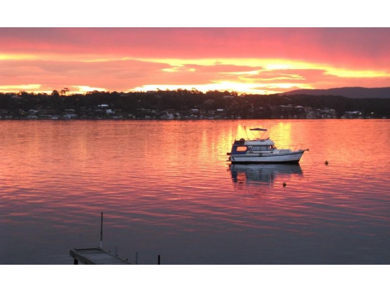 25 Grant Road, Coal Point NSW 2283