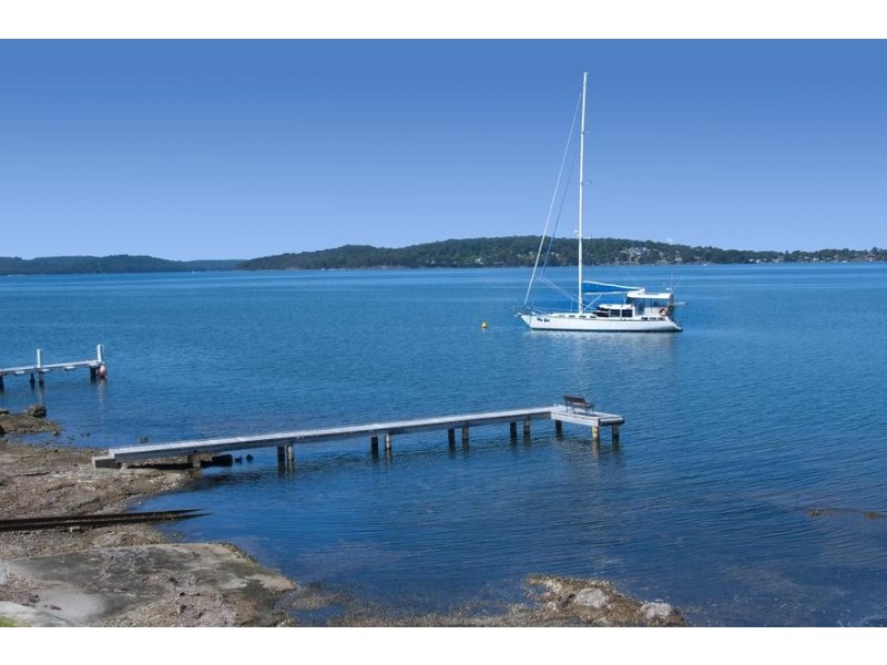 25 Grant Road, Coal Point NSW 2283