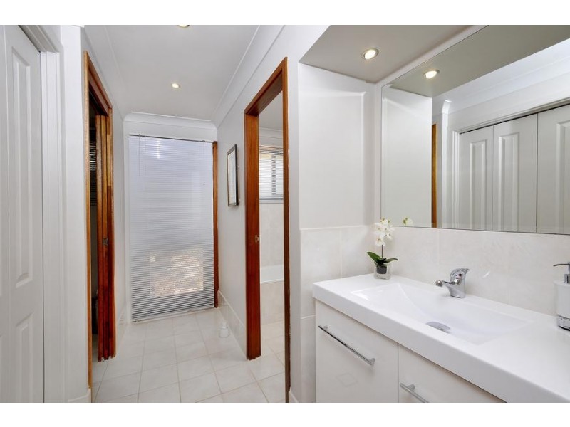 25 Grant Road, Coal Point NSW 2283