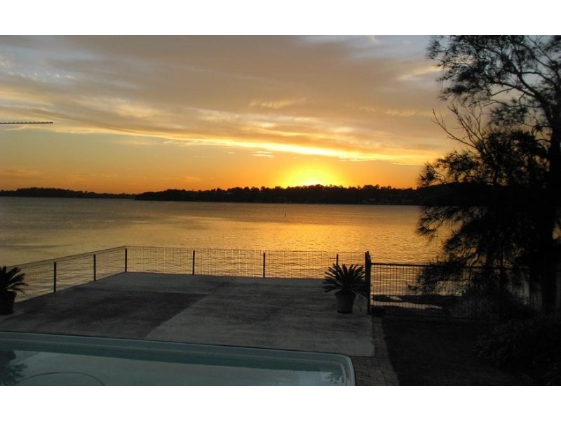 25 Grant Road, Coal Point NSW 2283