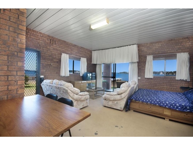 25 Grant Road, Coal Point NSW 2283