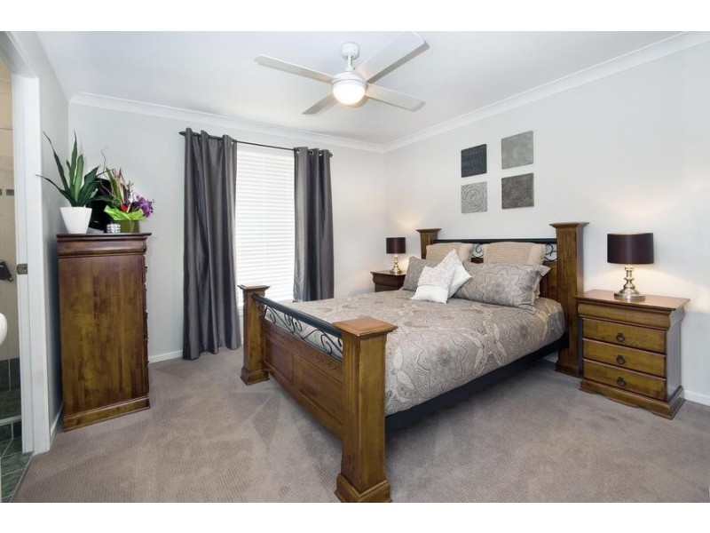 5 Claret Ash Close, Toronto NSW 2283