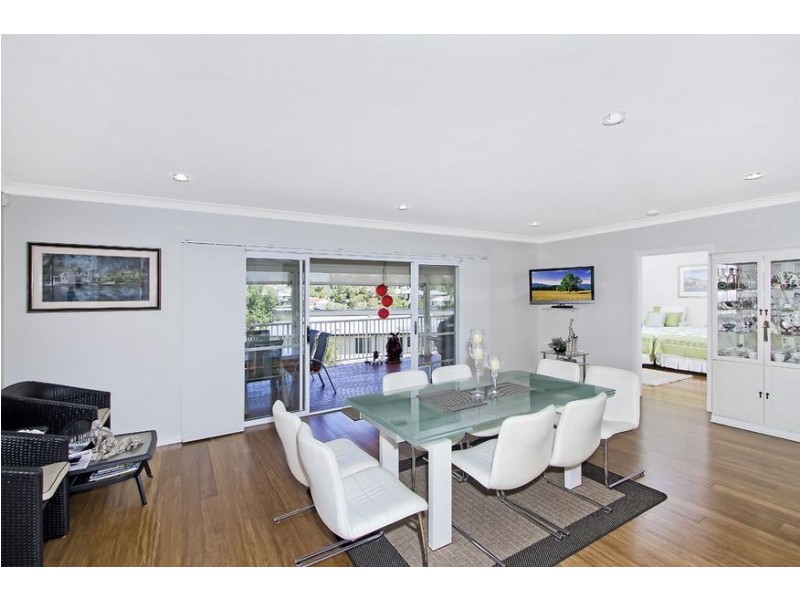 8 Bluerock Close, Fennell Bay NSW 2283
