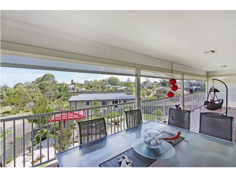 8 Bluerock Close, Fennell Bay NSW 2283