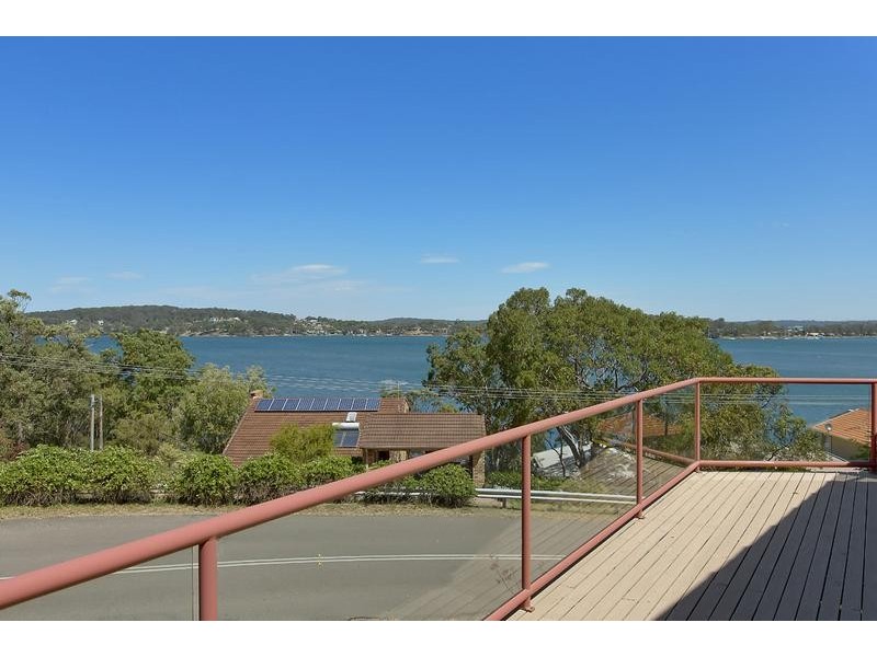 1 Sealand Road, Fishing Point NSW 2283