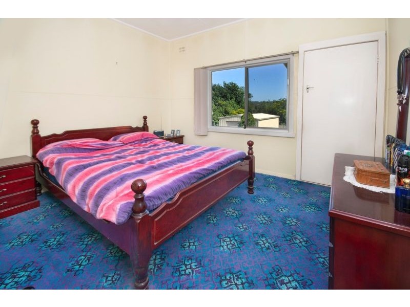 21 Fourth Street, Booragul NSW 2284
