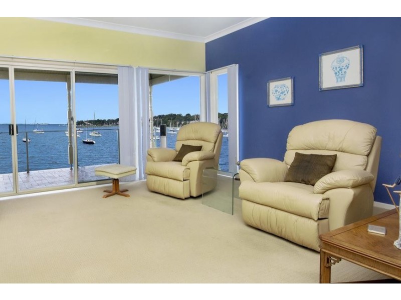 12 Moore Street, Toronto NSW 2283