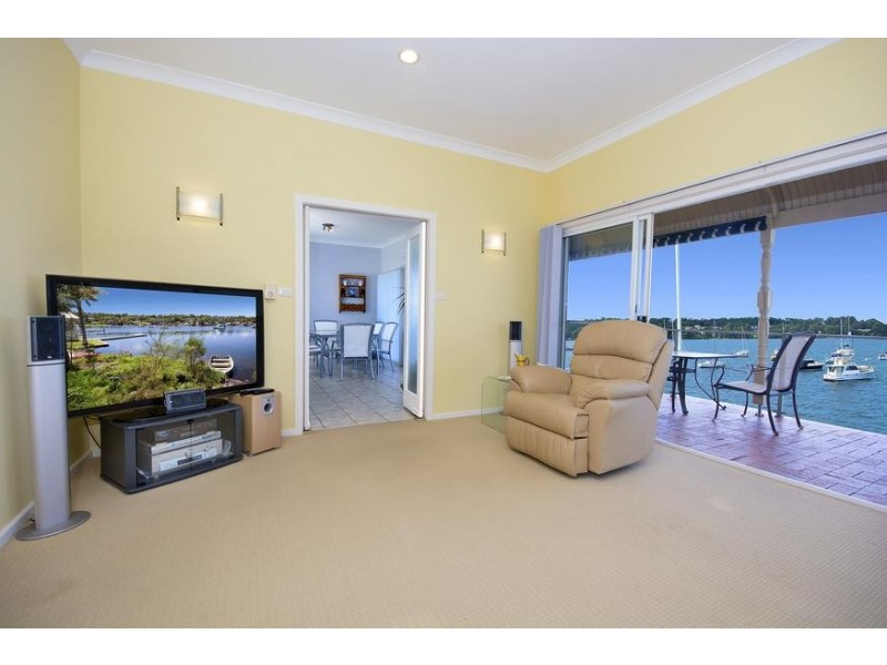 12 Moore Street, Toronto NSW 2283