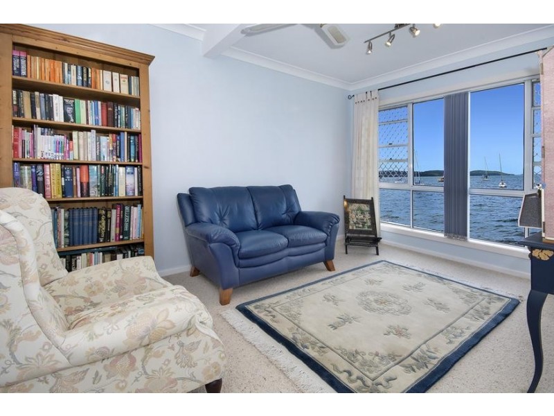 12 Moore Street, Toronto NSW 2283