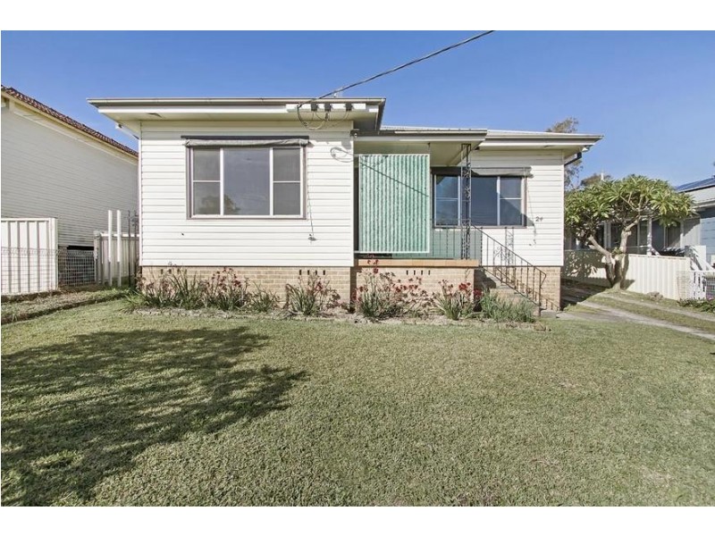 24 Lake Road, Fennell Bay NSW 2283