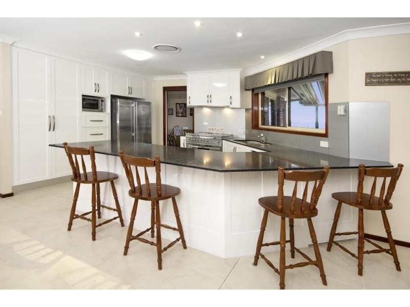 11 Claret Ash Close, Toronto NSW 2283