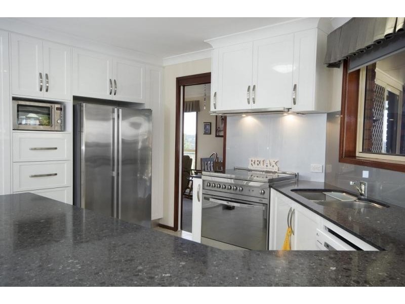 11 Claret Ash Close, Toronto NSW 2283