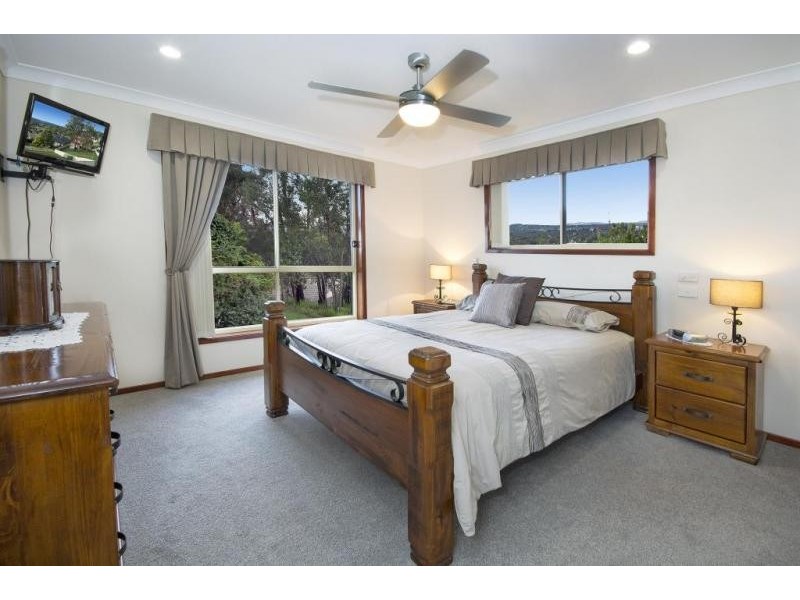 11 Claret Ash Close, Toronto NSW 2283