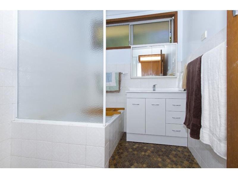 381 Coal Point Road, Coal Point NSW 2283