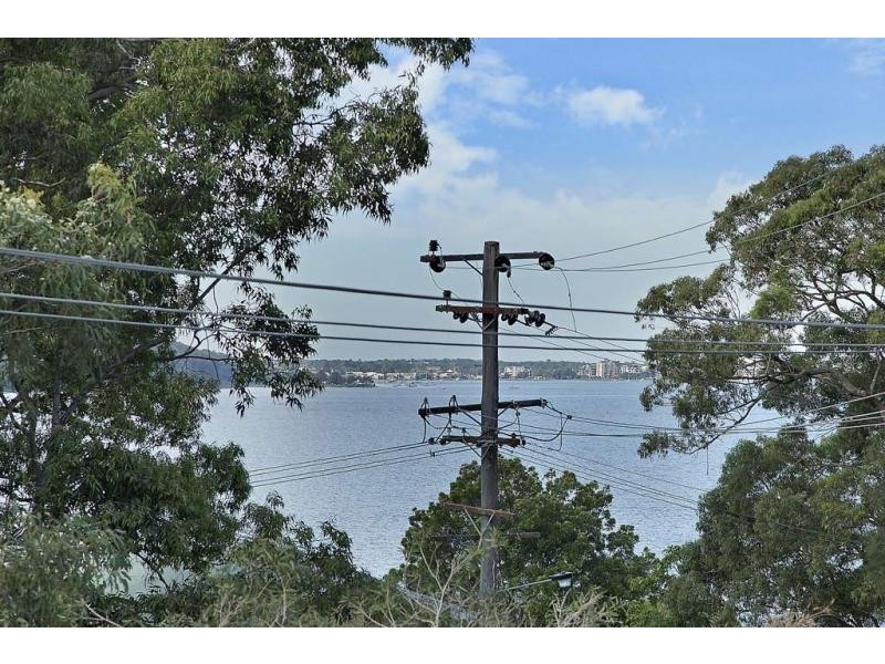 4 The Quarterdeck, Carey Bay NSW 2283