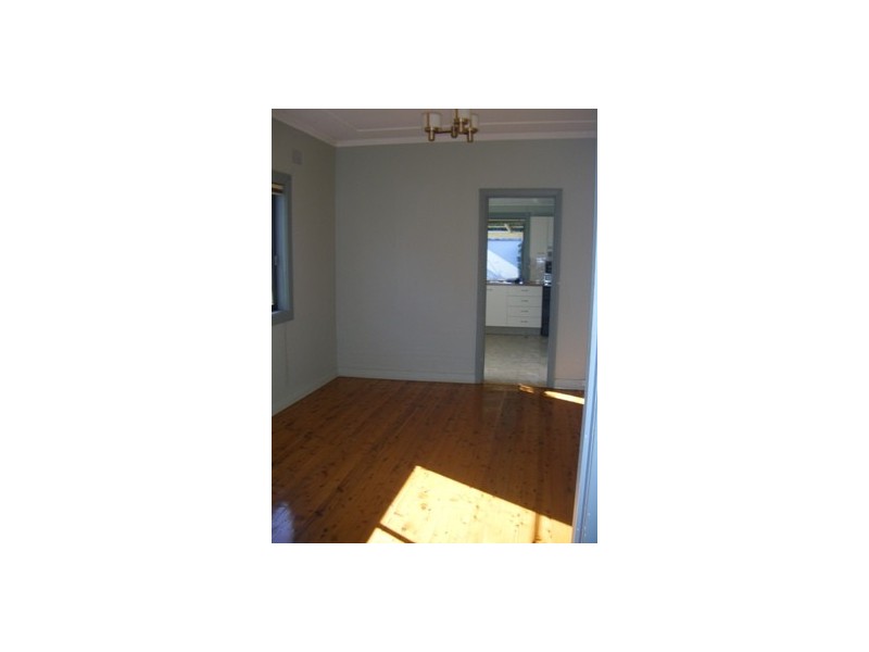 68 Anzac PARADE, Toronto NSW 2283