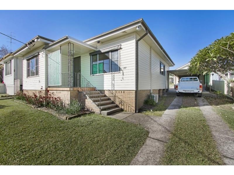 24 Lake Road, Fennell Bay NSW 2283