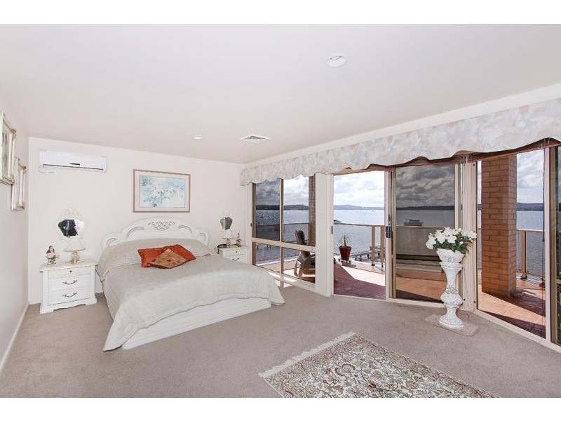 35 Excelsior Parade, Carey Bay NSW 2283