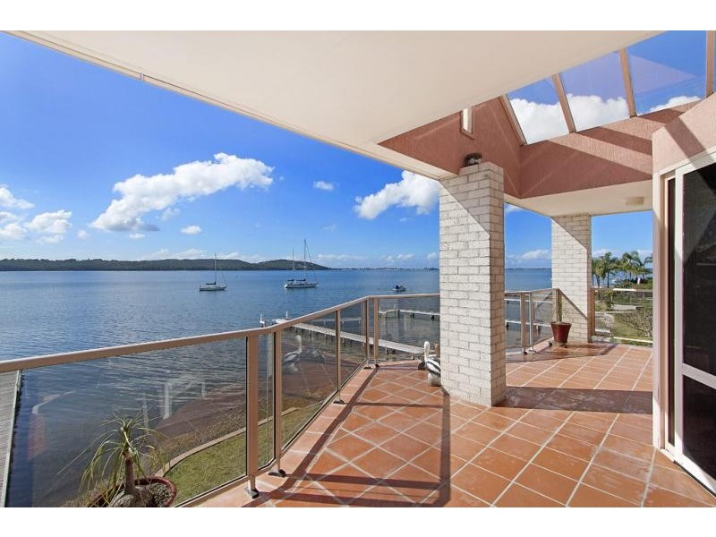 35 Excelsior Parade, Carey Bay NSW 2283