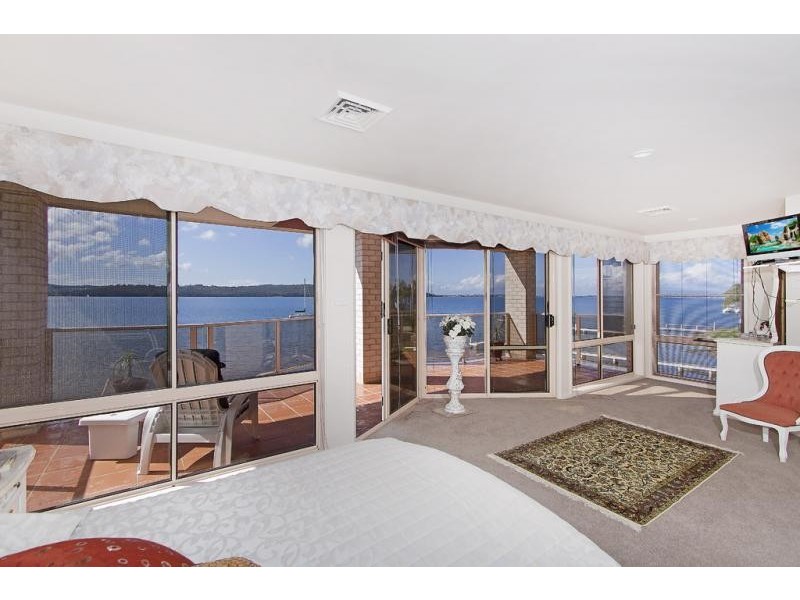 35 Excelsior Parade, Carey Bay NSW 2283