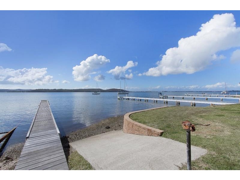 35 Excelsior Parade, Carey Bay NSW 2283