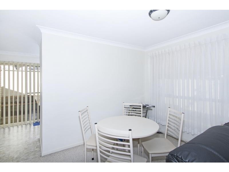 2/18 Thorne Street, Toronto NSW 2283