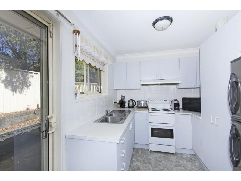 2/18 Thorne Street, Toronto NSW 2283