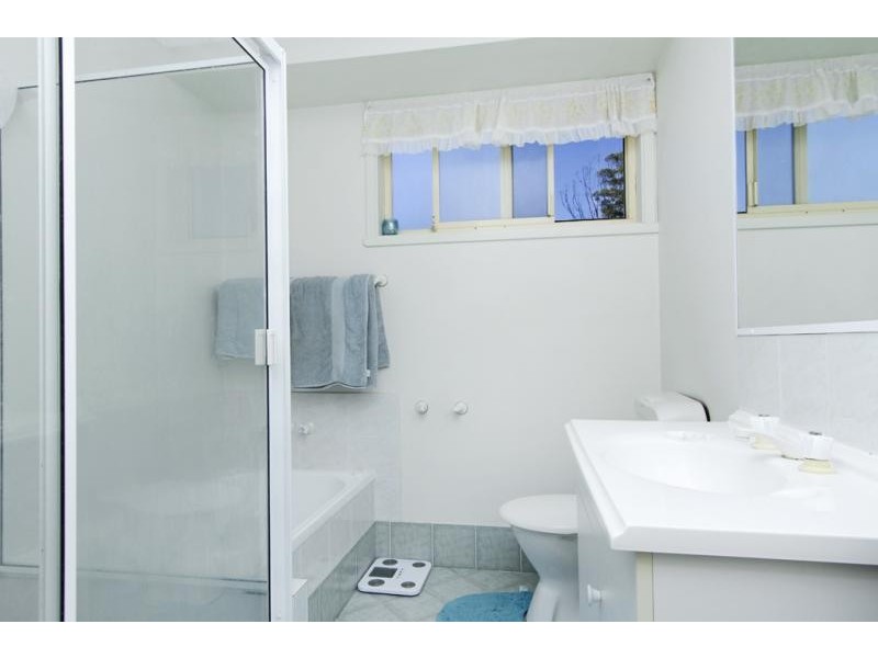 2/18 Thorne Street, Toronto NSW 2283