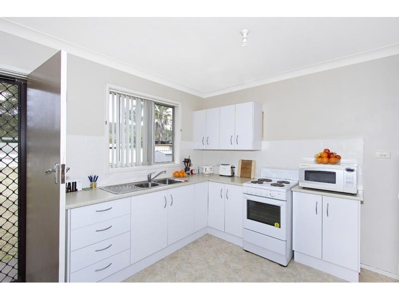 14 Blundell Parade, Toronto NSW 2283