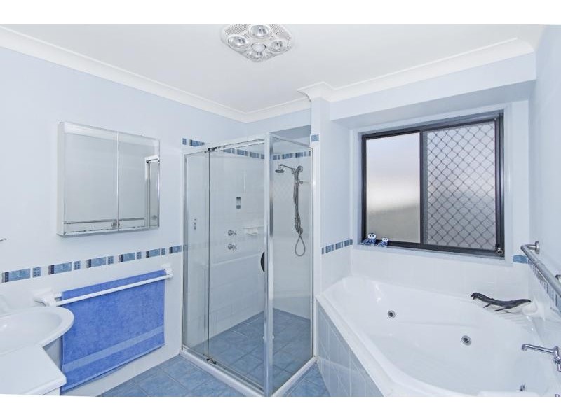 165 The Ridgeway, Bolton Point NSW 2283