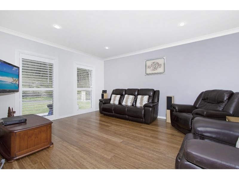 8 Bluerock Close, Fennell Bay NSW 2283
