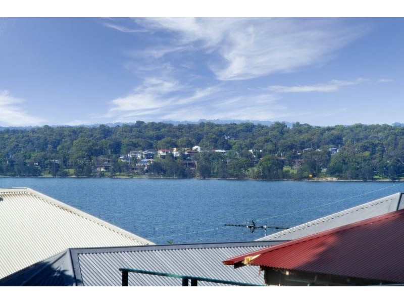 221 Excelsior Parade, Toronto NSW 2283