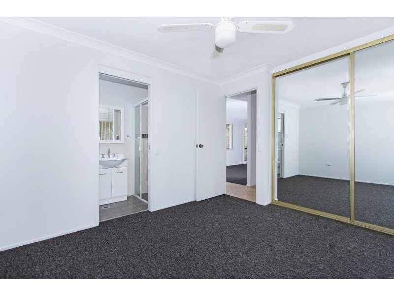 18 Tallarook Close, Toronto NSW 2283