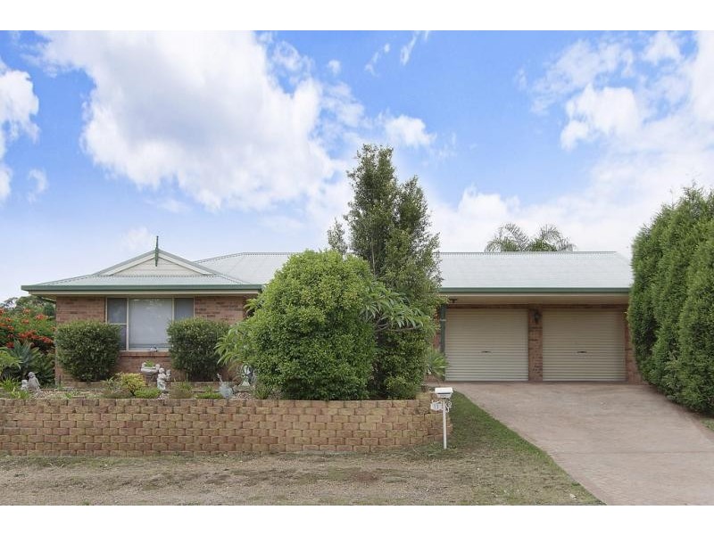 11 Columbia Close, Woodrising NSW 2284