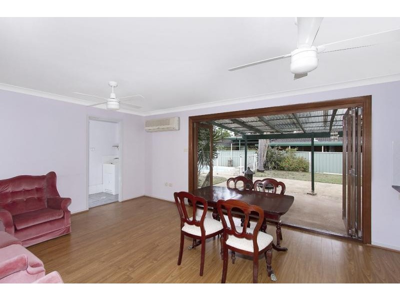 11 Columbia Close, Woodrising NSW 2284