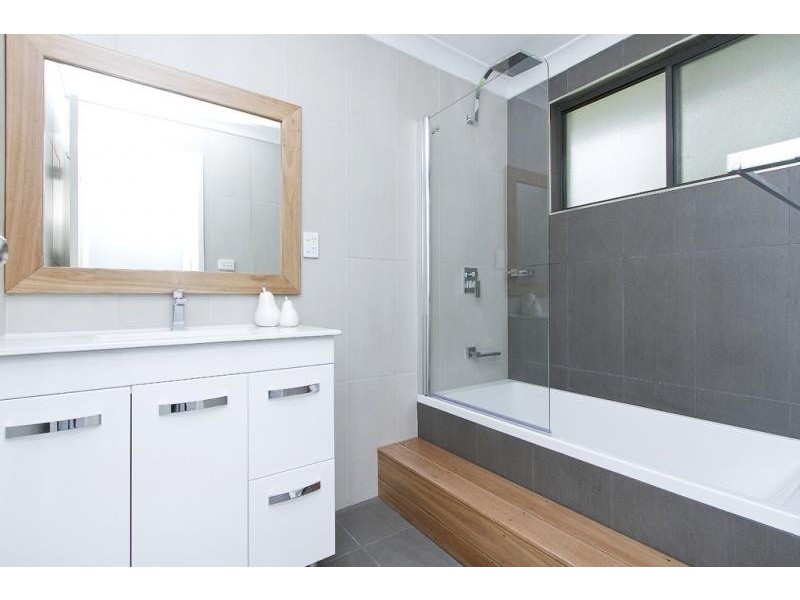 12 Wyera Crescent, Carey Bay NSW 2283