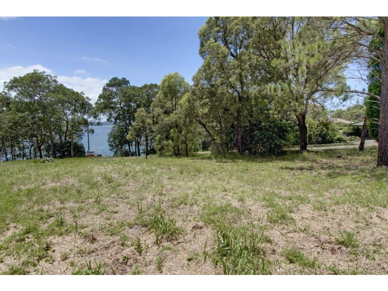 185 Watkins Road, Wangi Wangi NSW 2267