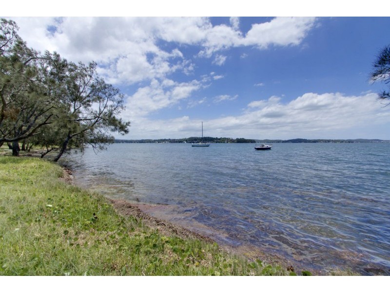 185 Watkins Road, Wangi Wangi NSW 2267